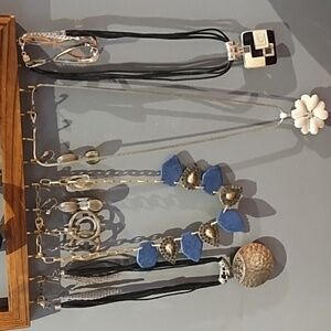 Woman's necklaces